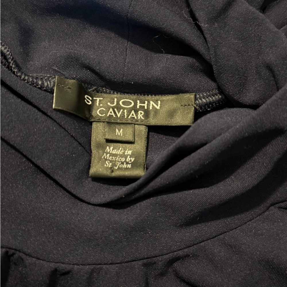 St. John Caviar Long Sleeve Turtle Neck Sweater Navy Blue Size M Nylon/Spandex - Picture 3 of 4